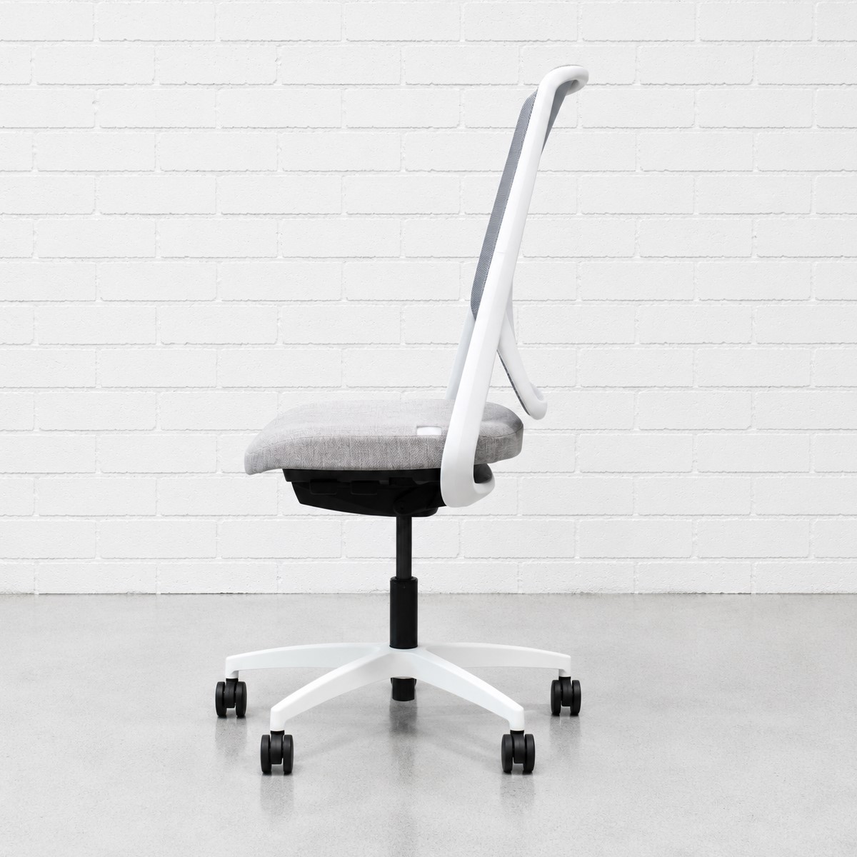 Loft Living Filo Hi Back Office Chair with No Arms. Fully Adjustable. White Frame and 5 Star Wheelbase. Grey Mesh Back. Griffin Stone Seat