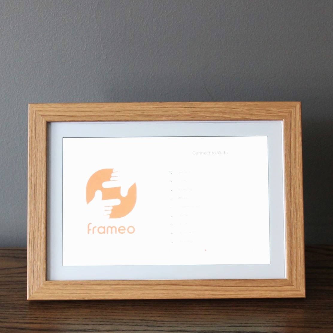 Snug Digital Photo Frame with Frameo Technology 16GB 26cm W in Natural Wood