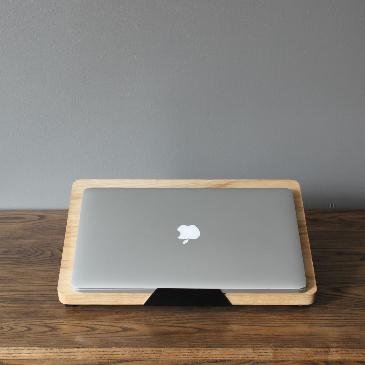 Studio Laptop Stand at 45-degree Angle fits All Laptop Sizes in Cotton White