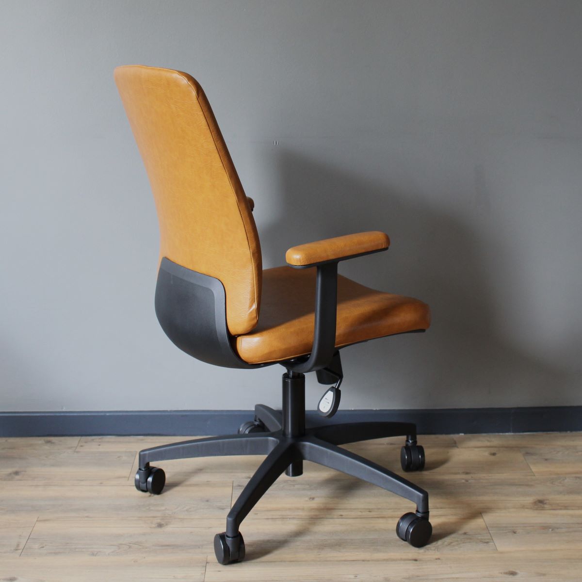 Apartment Combo Desk Chair with Arms and Fully Adjustable with Black Frame and 5 Star Wheelbase in Tan leather - Image 3