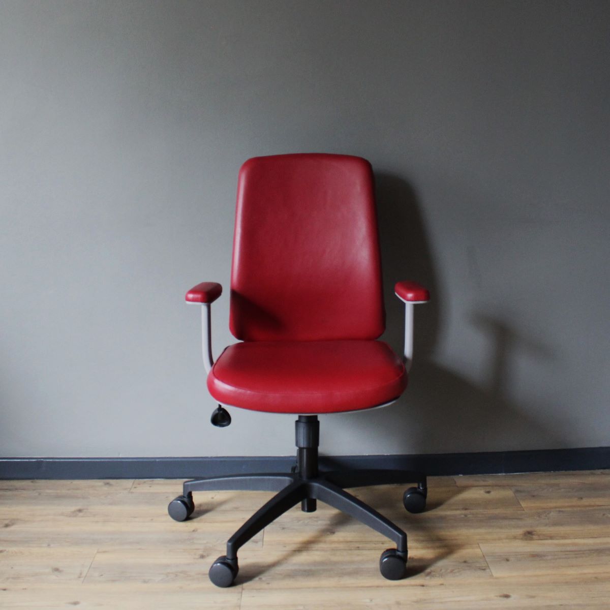 Apartment Combo Desk Chair with Arms and Fully Adjustable with Grey Frame and Black 5 Star Wheelbase in Red leather